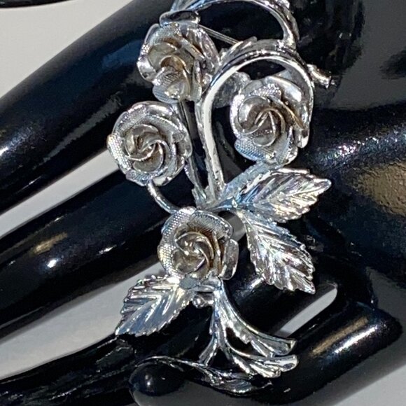 Vintage Signed Coro Silver Tone Brooch Pin Roses Bouquet Flowers - Picture 2 of 4